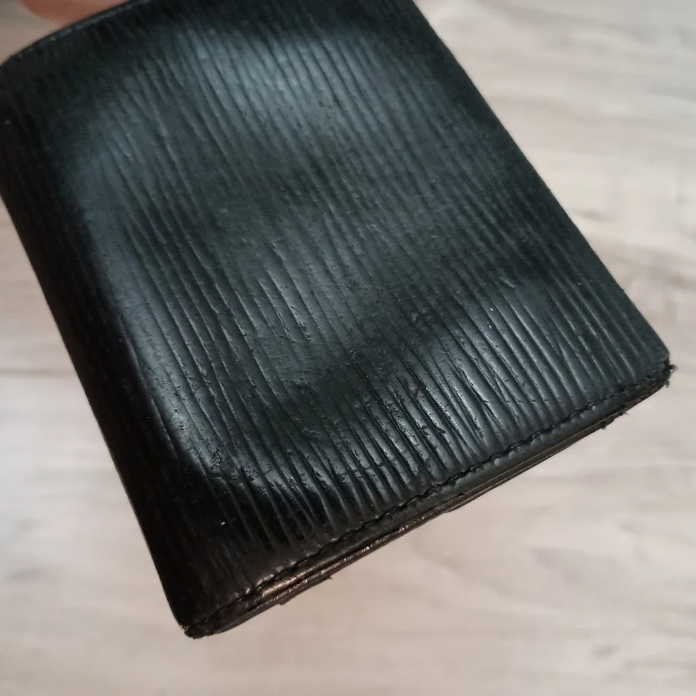 N/A elegant black